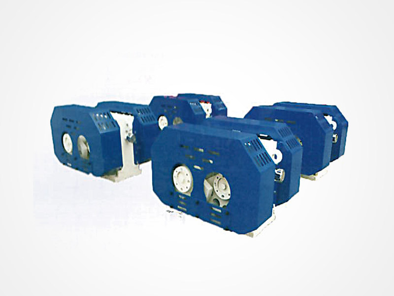 座式強(qiáng)制同步稀油激振器